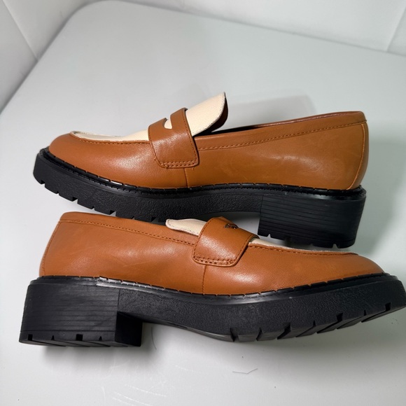 GB Gianni Bini Chunky Loafers Tan Cream Lug Sole Preppy Shoes 7.5 - Picture 6 of 7